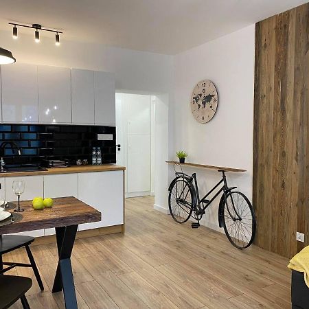 פילה Niron Apartamenty Plac Konstytucji מראה חיצוני תמונה