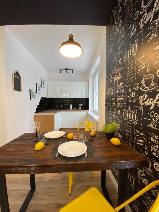 פילה Niron Apartamenty Plac Konstytucji מראה חיצוני תמונה